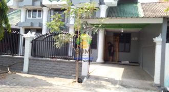 Jual murah 2 unit rumah dikomplek perumahan solo baru